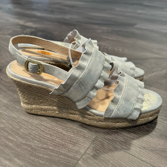 JACK ROGERS Shoes Womens 9.5 Silver Rosie Ruffle Wedge Platform Sandal NEW - Picture 3 of 6